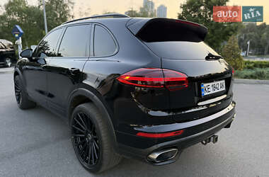 Внедорожник / Кроссовер Porsche Cayenne 2017 в 