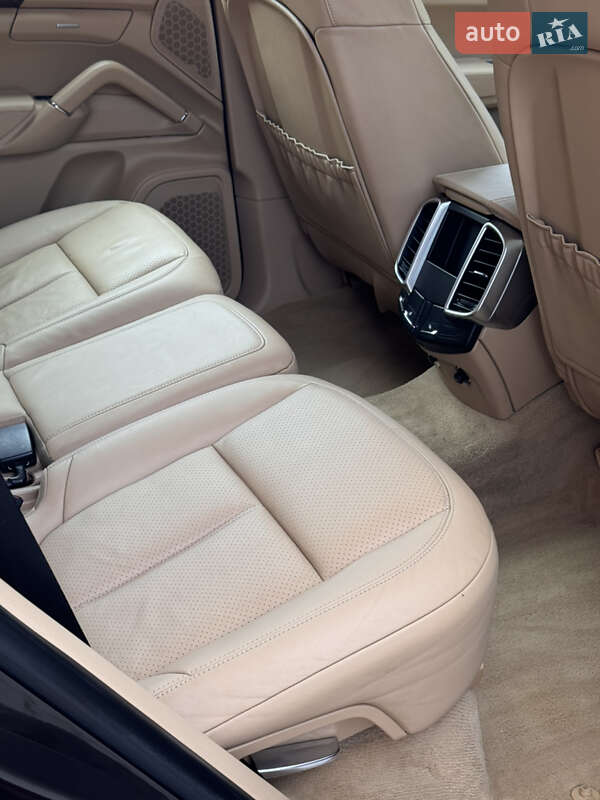 Внедорожник / Кроссовер Porsche Cayenne 2013 в Одессе