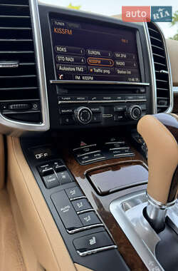 Внедорожник / Кроссовер Porsche Cayenne 2013 в 