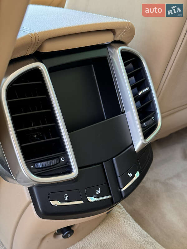 Внедорожник / Кроссовер Porsche Cayenne 2013 в Одессе
