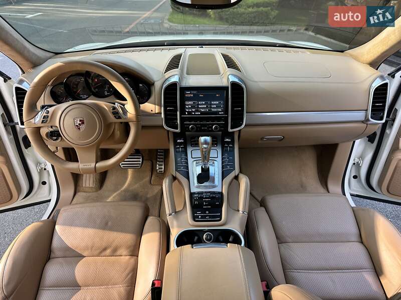 Внедорожник / Кроссовер Porsche Cayenne 2010 в Киеве