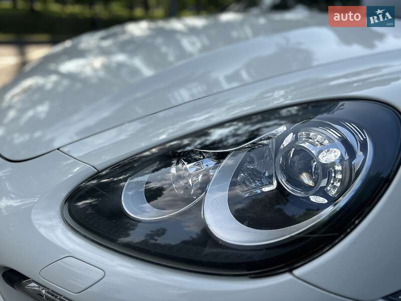 Внедорожник / Кроссовер Porsche Cayenne 2010 в Киеве