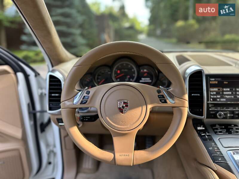 Внедорожник / Кроссовер Porsche Cayenne 2010 в Киеве