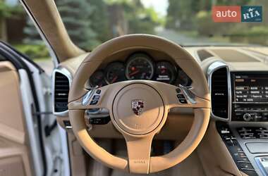 Позашляховик / Кросовер Porsche Cayenne 2010 в 