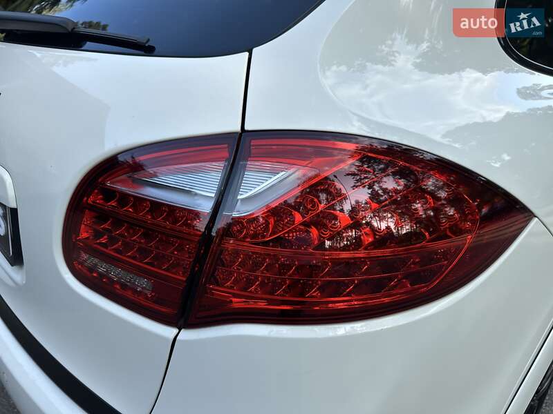 Внедорожник / Кроссовер Porsche Cayenne 2010 в Киеве