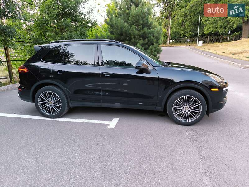 Внедорожник / Кроссовер Porsche Cayenne 2015 в Харькове