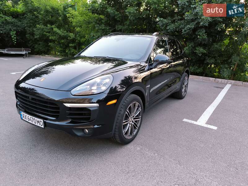 Внедорожник / Кроссовер Porsche Cayenne 2015 в Харькове