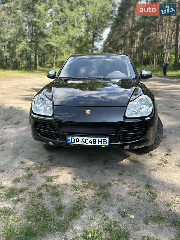 Внедорожник / Кроссовер Porsche Cayenne 2004 в 