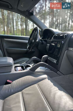 Внедорожник / Кроссовер Porsche Cayenne 2004 в 