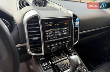 Внедорожник / Кроссовер Porsche Cayenne 2015 в 