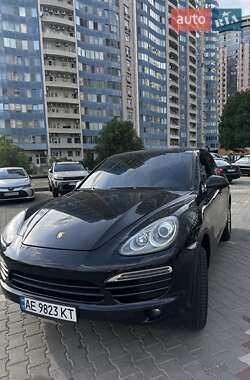 Внедорожник / Кроссовер Porsche Cayenne 2012 в 