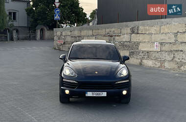 Внедорожник / Кроссовер Porsche Cayenne 2012 в 