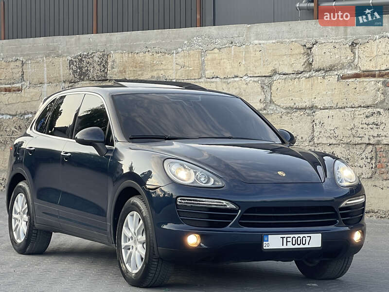 Внедорожник / Кроссовер Porsche Cayenne 2012 в 