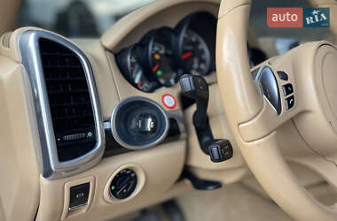 Внедорожник / Кроссовер Porsche Cayenne 2012 в 