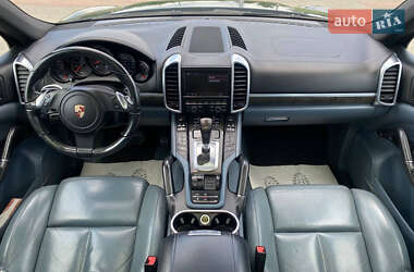 Позашляховик / Кросовер Porsche Cayenne 2012 в 