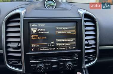 Внедорожник / Кроссовер Porsche Cayenne 2015 в 