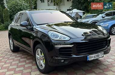 Внедорожник / Кроссовер Porsche Cayenne 2015 в 