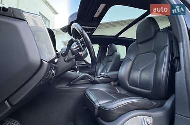 Внедорожник / Кроссовер Porsche Cayenne 2015 в 