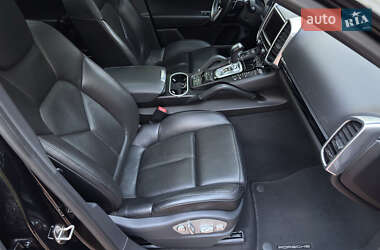 Внедорожник / Кроссовер Porsche Cayenne 2015 в 