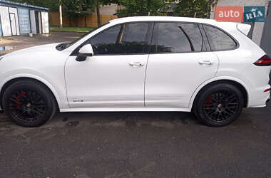 Внедорожник / Кроссовер Porsche Cayenne 2015 в 