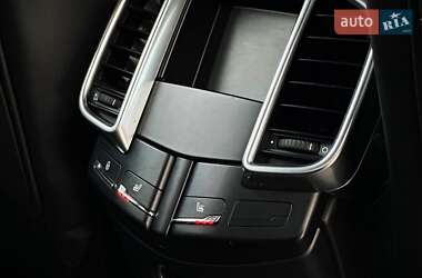 Внедорожник / Кроссовер Porsche Cayenne 2013 в 