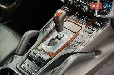Внедорожник / Кроссовер Porsche Cayenne 2013 в 