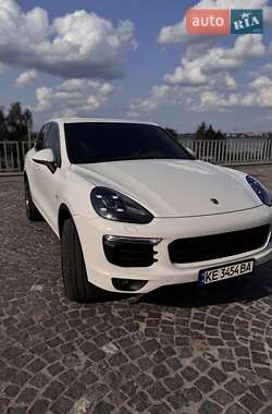 Позашляховик / Кросовер Porsche Cayenne 2015 в Дніпрі