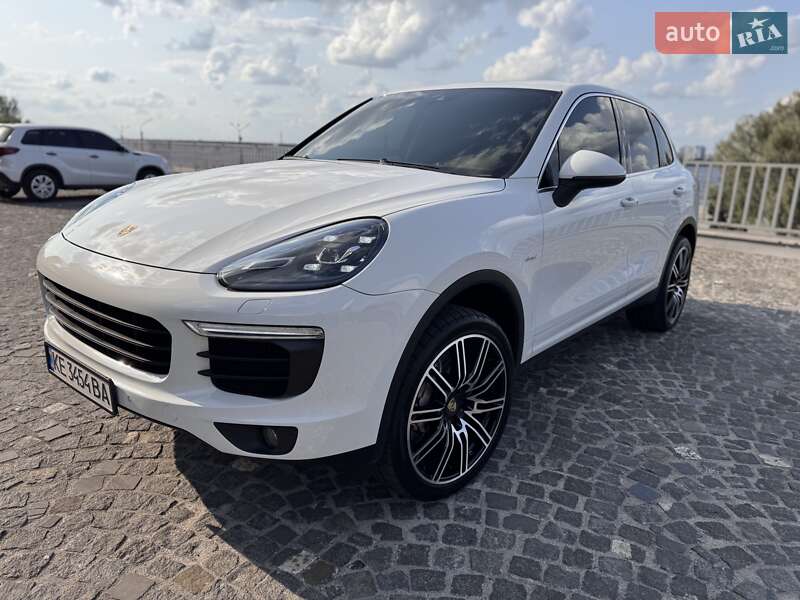 Позашляховик / Кросовер Porsche Cayenne 2015 в Дніпрі