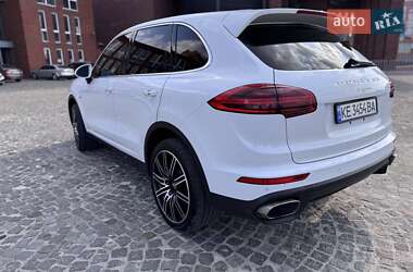 Внедорожник / Кроссовер Porsche Cayenne 2015 в 