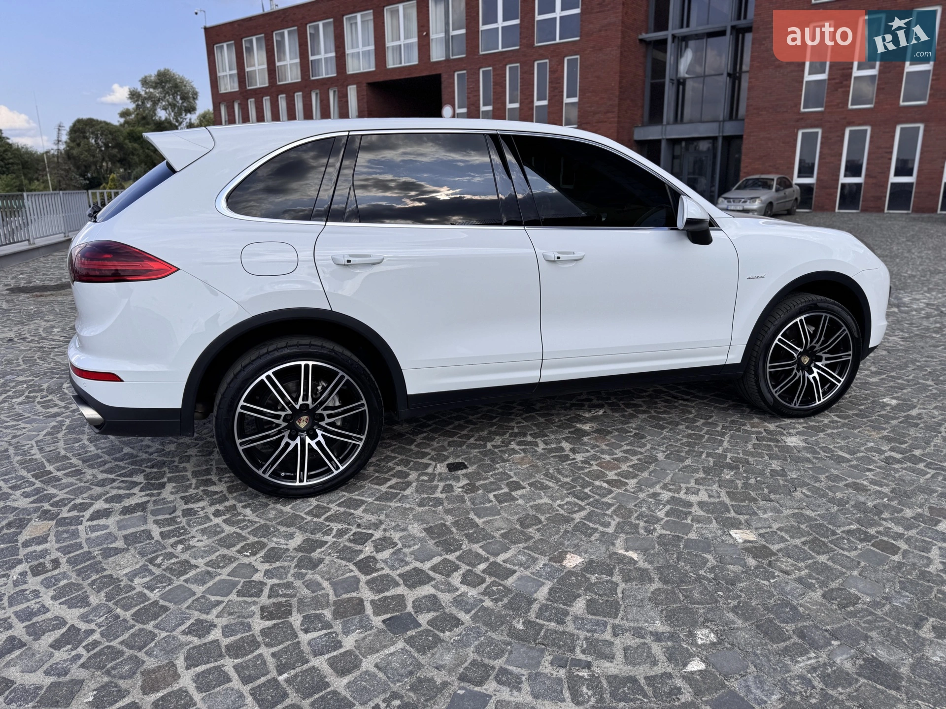 2015 Porsche Cayenne - мініатюра 15