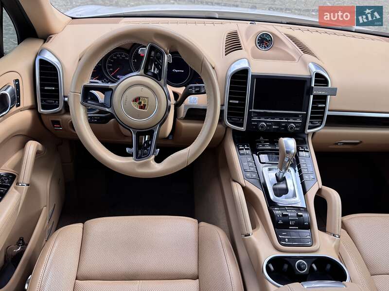 Позашляховик / Кросовер Porsche Cayenne 2015 в Дніпрі