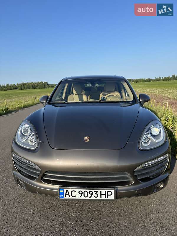 Позашляховик / Кросовер Porsche Cayenne 2014 в Луцьку