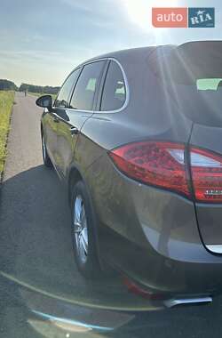 Внедорожник / Кроссовер Porsche Cayenne 2014 в 