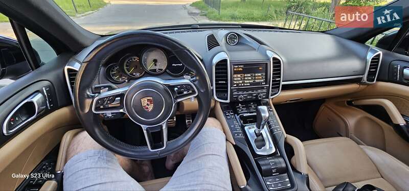 Внедорожник / Кроссовер Porsche Cayenne 2015 в Львове