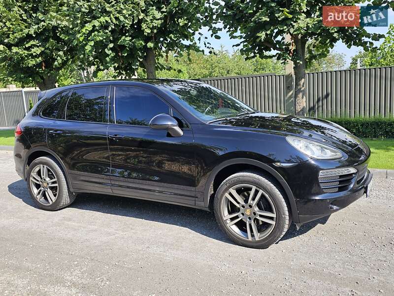 Внедорожник / Кроссовер Porsche Cayenne 2013 в 