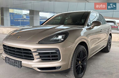 Внедорожник / Кроссовер Porsche Cayenne 2018 в 