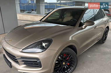 Внедорожник / Кроссовер Porsche Cayenne 2018 в 