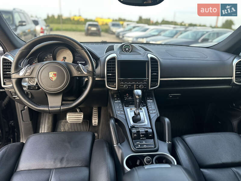Внедорожник / Кроссовер Porsche Cayenne 2011 в Ровно
