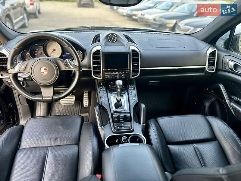 Внедорожник / Кроссовер Porsche Cayenne 2011 в Ровно