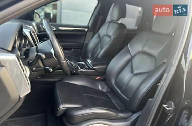 Внедорожник / Кроссовер Porsche Cayenne 2011 в 