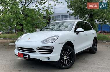 Позашляховик / Кросовер Porsche Cayenne 2014 в 