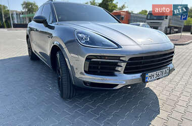 Внедорожник / Кроссовер Porsche Cayenne 2019 в 