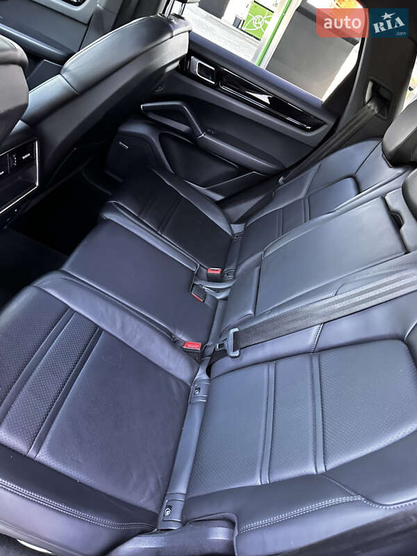 Позашляховик / Кросовер Porsche Cayenne 2019 в Одесі