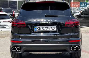 Внедорожник / Кроссовер Porsche Cayenne 2017 в 