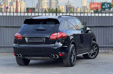 Внедорожник / Кроссовер Porsche Cayenne 2011 в 