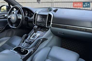 Внедорожник / Кроссовер Porsche Cayenne 2011 в 