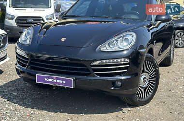 Внедорожник / Кроссовер Porsche Cayenne 2013 в 