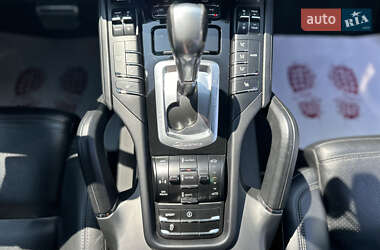 Внедорожник / Кроссовер Porsche Cayenne 2013 в 