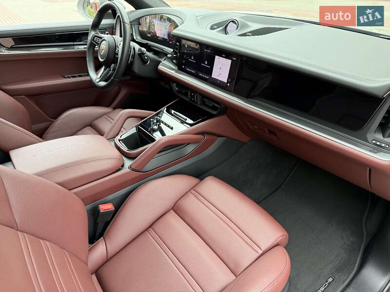 Внедорожник / Кроссовер Porsche Cayenne 2023 в Киеве