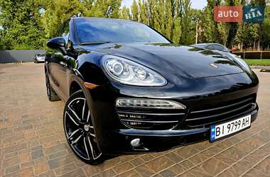 Внедорожник / Кроссовер Porsche Cayenne 2013 в 